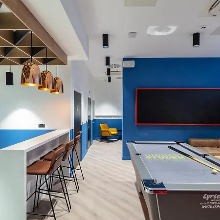 Destiny Student - Dominick Place Apartman *