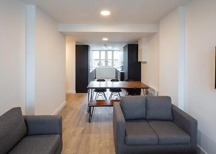 아파트 Destiny Student - Dominick Place