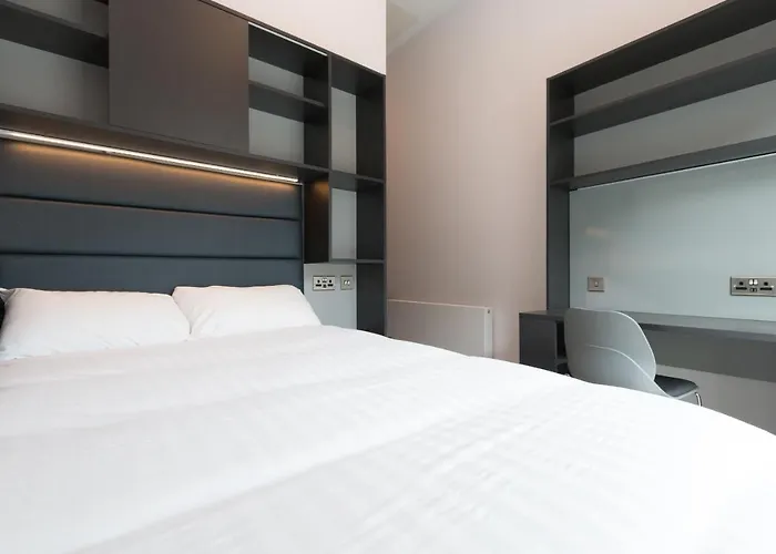 Destiny Student - Dominick Place